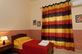 Maison 37, Center, 3 Bedrooms Exclusive Use Apartment *